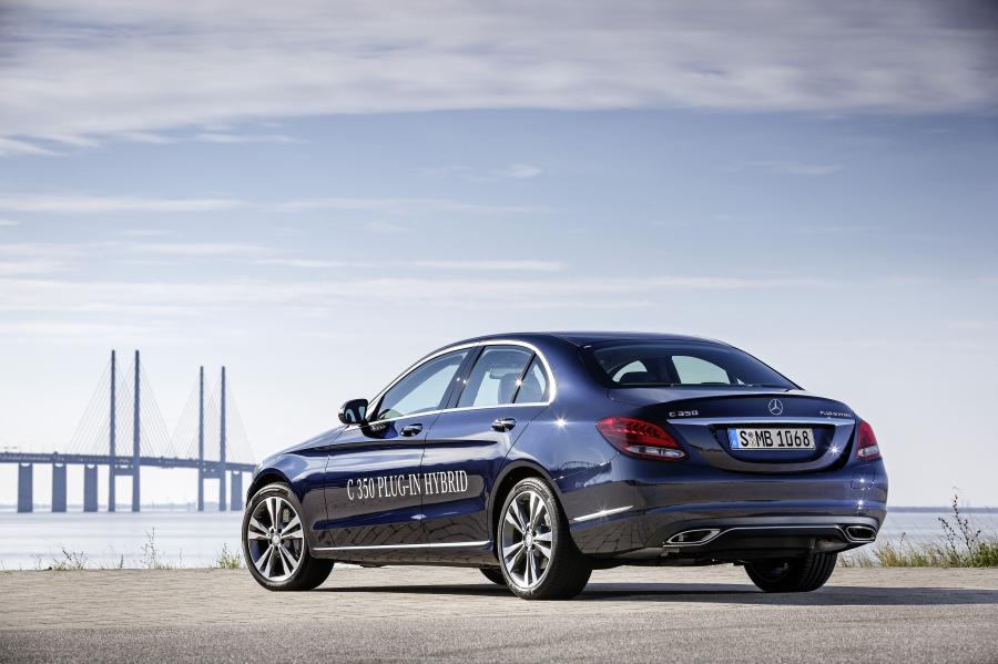  Mercedes-Benz C350 Plug-In Hybrid 2015 года  (фото 2 из 6)